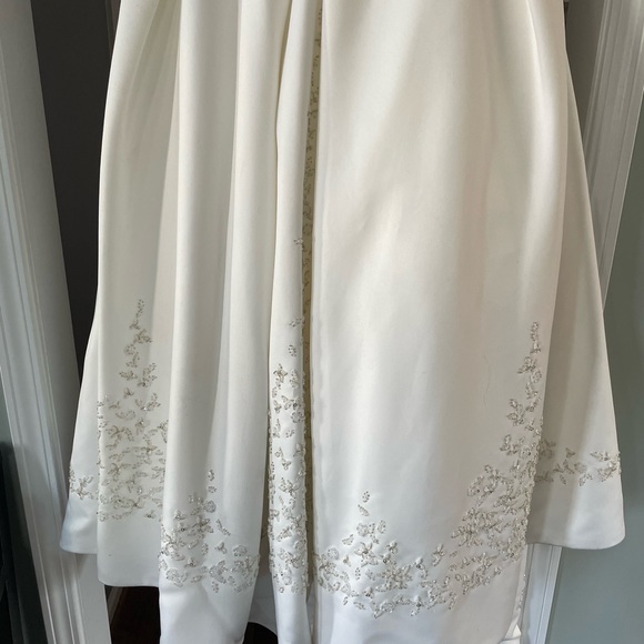 Forever Young wedding dress. - Picture 4 of 6